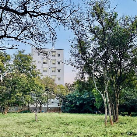 Truelife Whitefield - Premium 1 Bhk Apartments - Prime Location - Easy Access To Main Rd - Metro - Itpl - Fast Wifi - Kitchen - Smart Tv - Power Backup - Park - Garden Views 벵갈루루 외부 사진