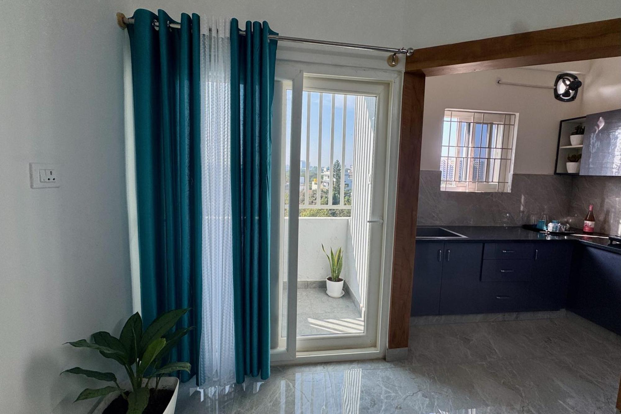 Truelife Whitefield - Premium 1 Bhk Apartments - Prime Location - Easy Access To Main Rd - Metro - Itpl - Fast Wifi - Kitchen - Smart Tv - Power Backup - Park - Garden Views 벵갈루루 외부 사진